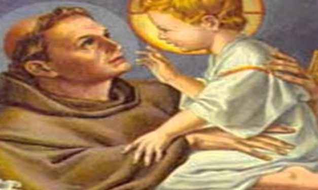 É SANTO ANTONIO – CONSAGRE O PÃO – FAÇA AS ORAÇÕES!